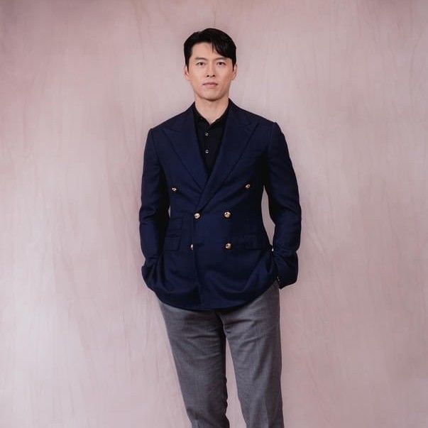 A moment captured by a fan of Hyun Bin