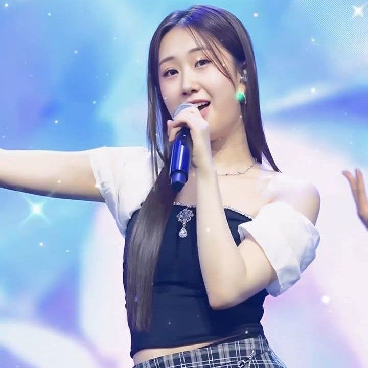 Cuplikan di balik layar dari Jeon Yujin