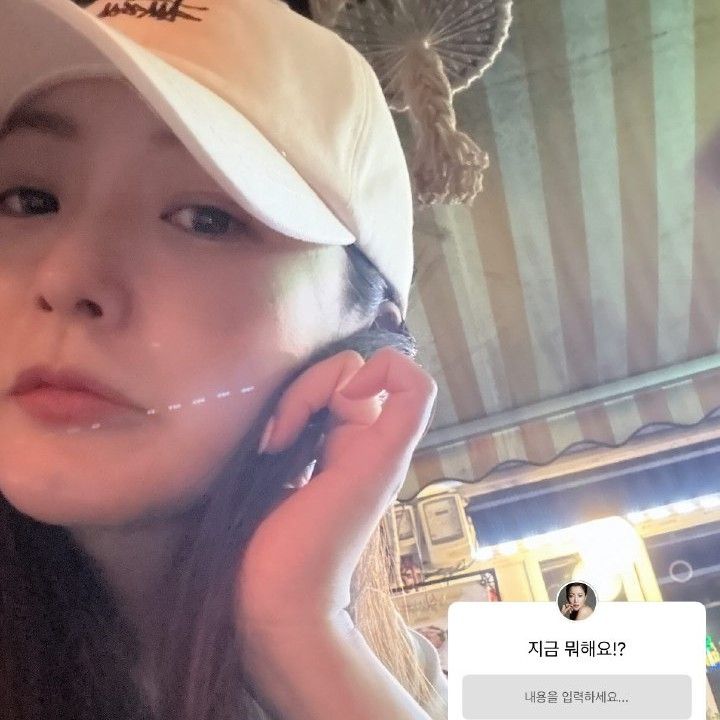 Behind-the-scenes cut of Kim Heesun