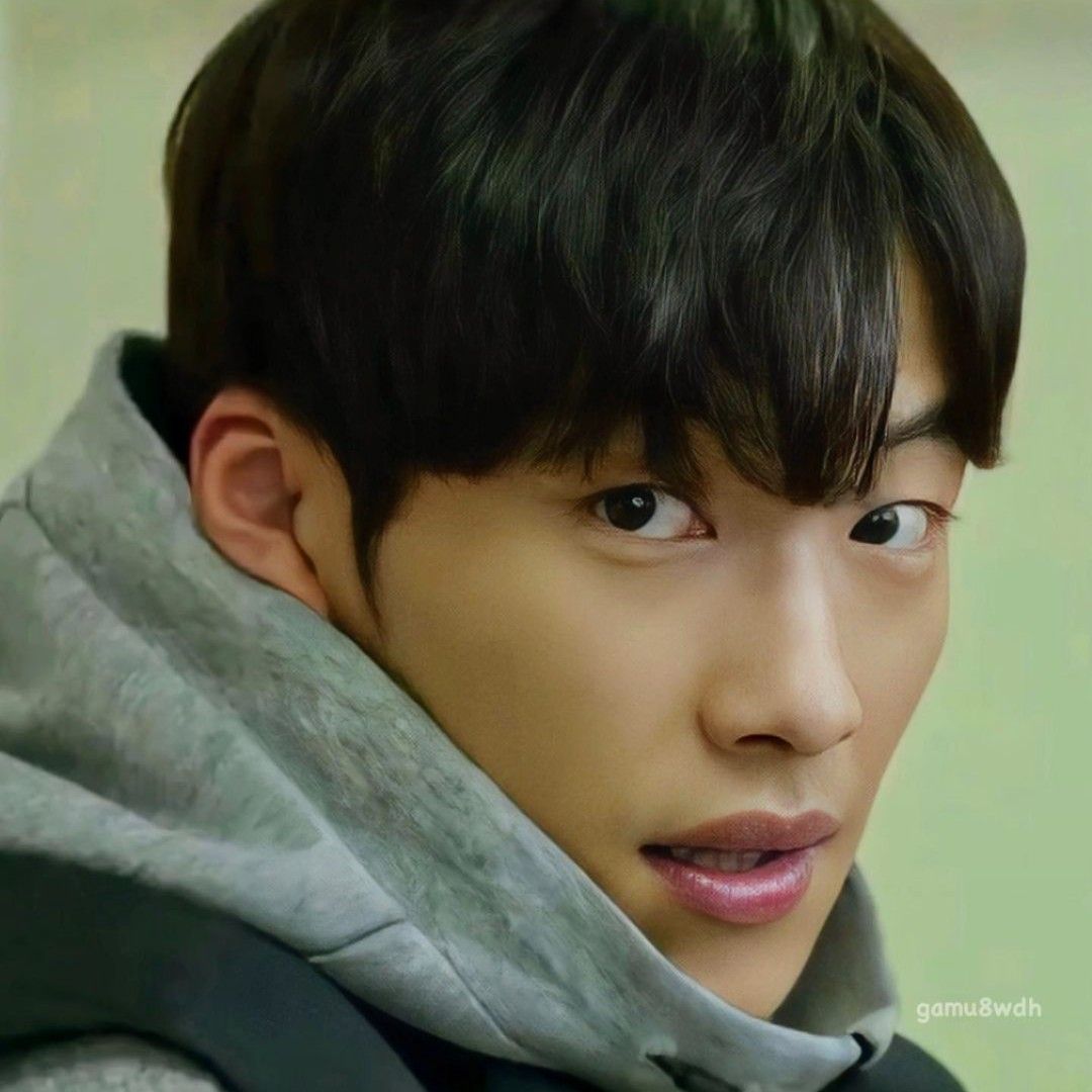 A moment captured by a fan of Woo Dohwan
