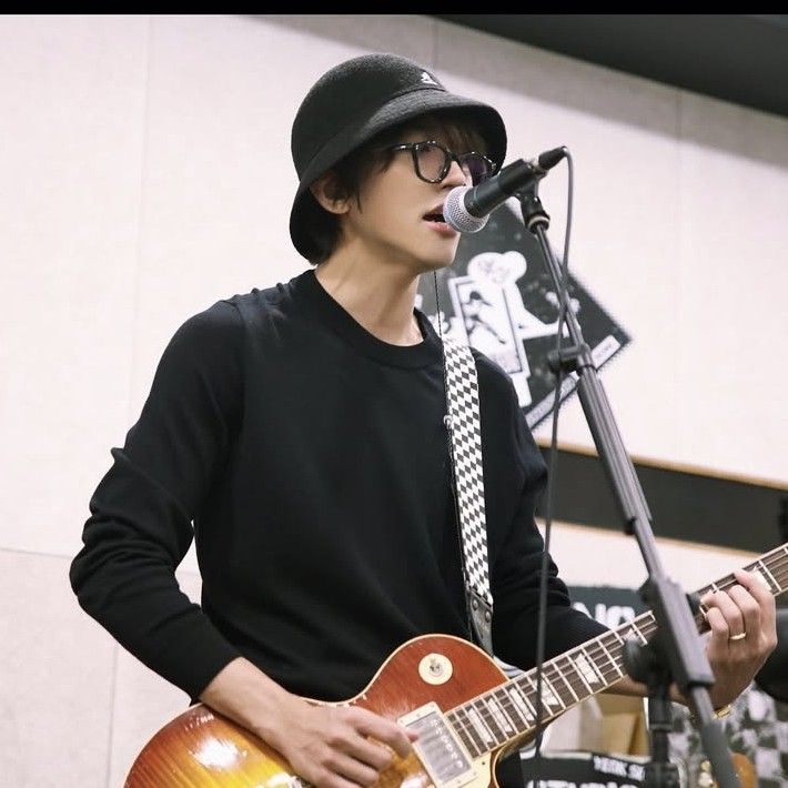 イ・スンユンの最近の活動ショット