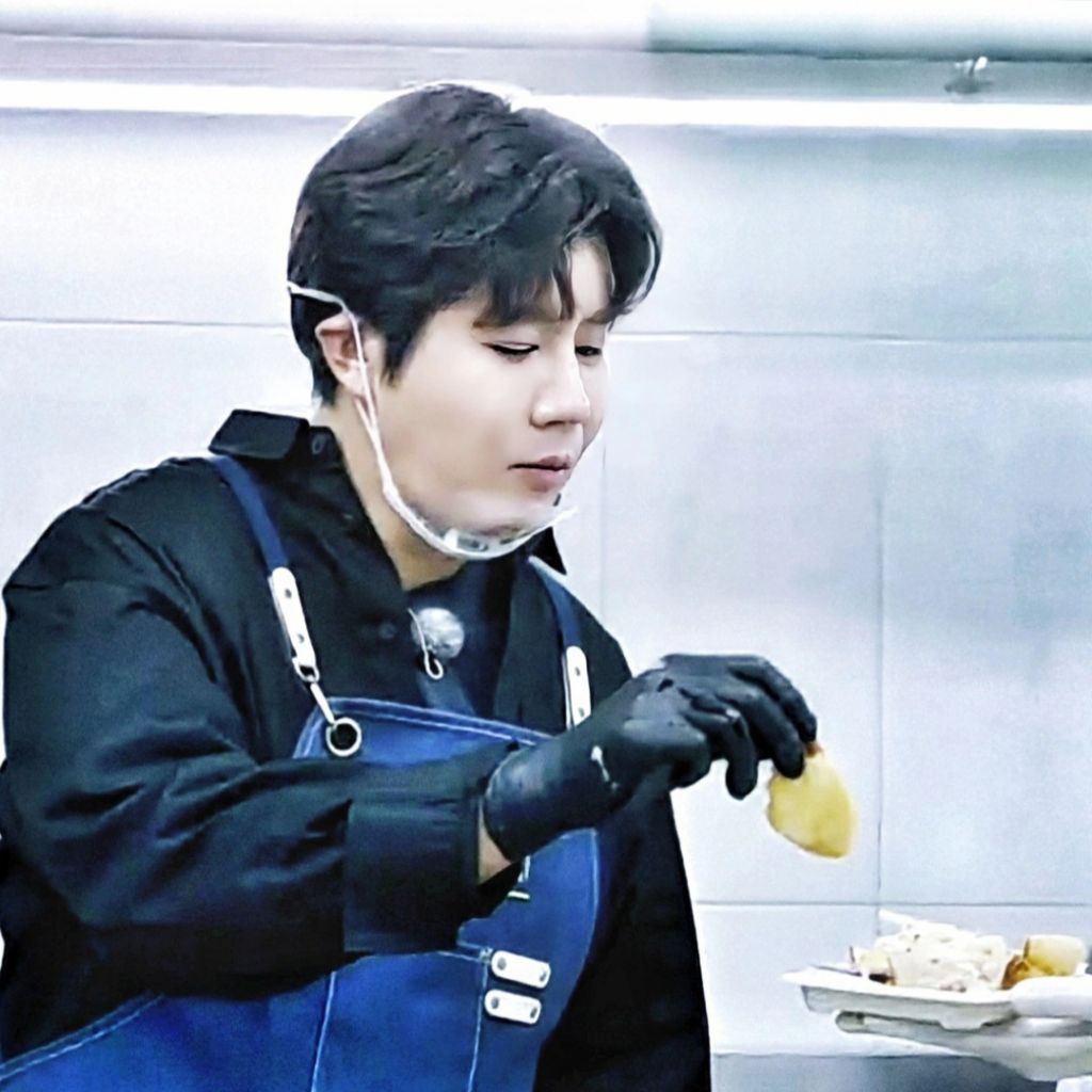 Behind-the-scenes cut of Jin Haesung