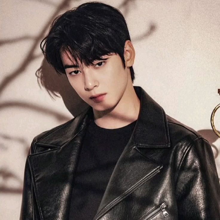 Recent activity shot of Cha Eunwoo