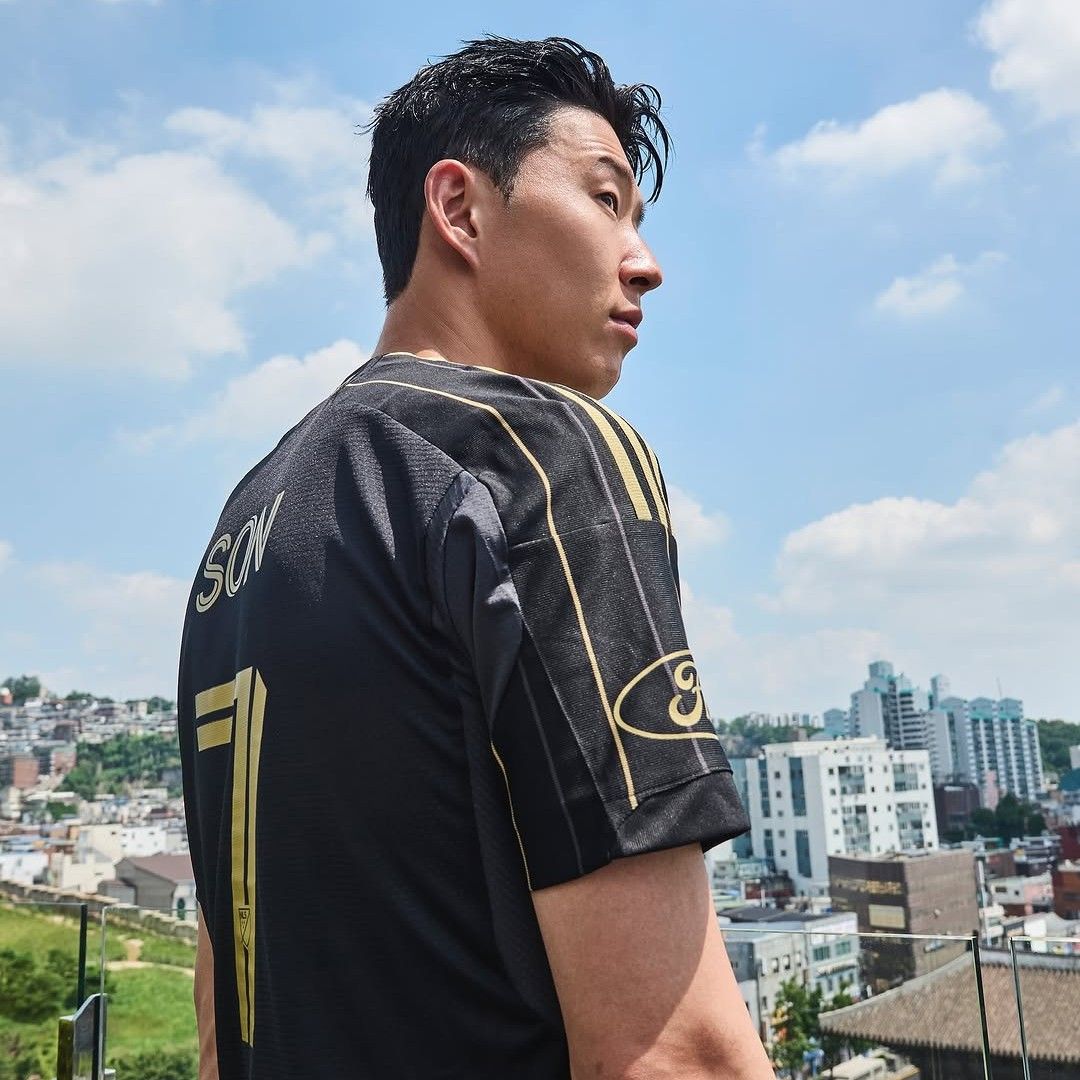 손흥민 최근 활동샷