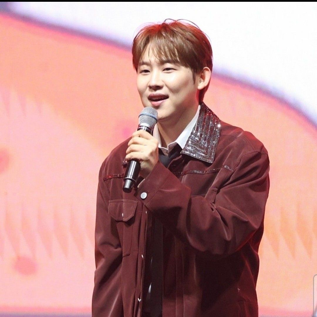 Latest photo of Jinuk