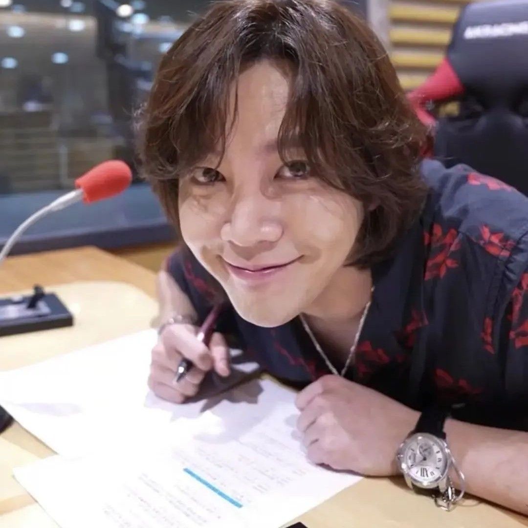 Recent activity shot of Jang Geunsuk