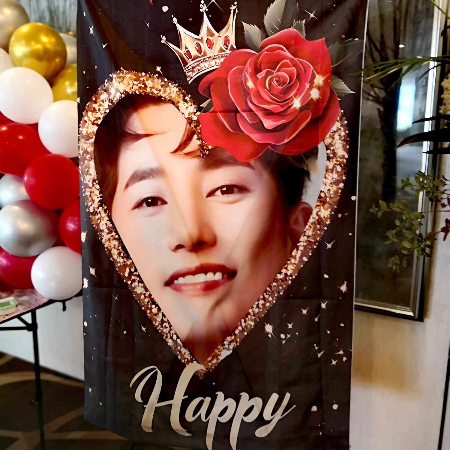 Behind-the-scenes cut of Park Sihoo
