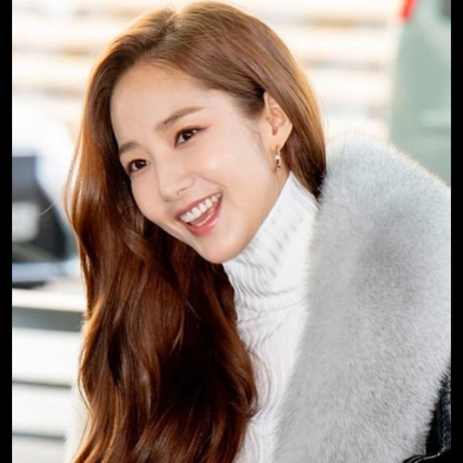 Behind-the-scenes cut of Park Minyoung
