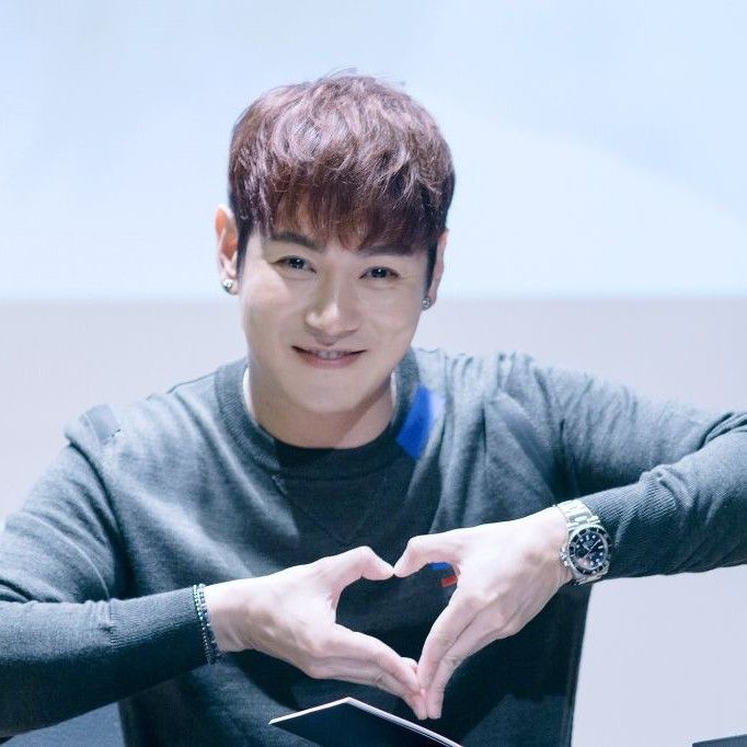 Behind-the-scenes cut of Hwanhee
