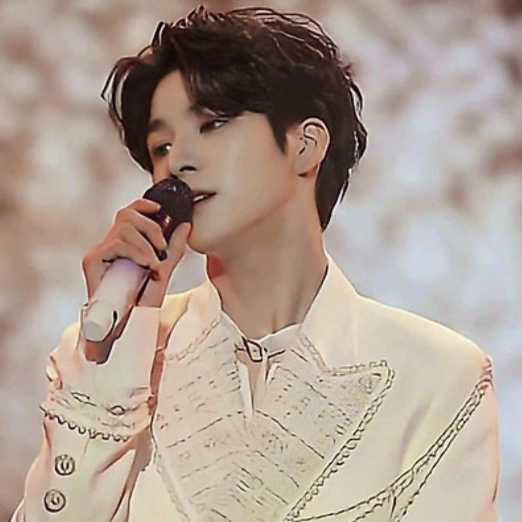 Behind-the-scenes cut of Jeong Dongwon