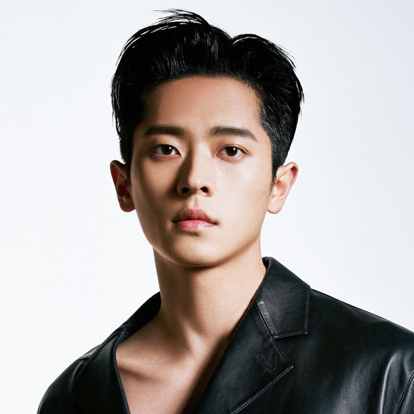 A moment captured by a fan of Ryan Lei