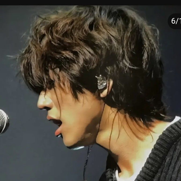 Recent activity shot of Lee Seungyoon