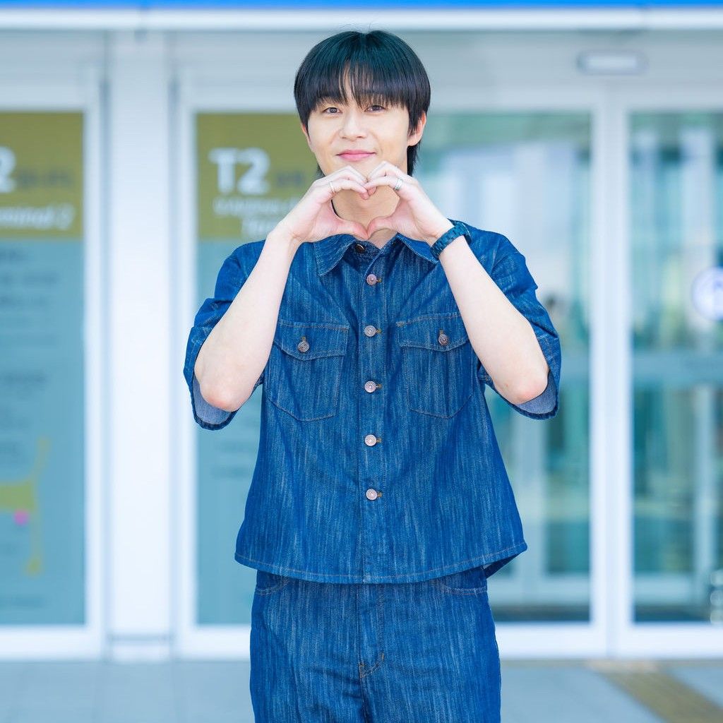 Recent activity shot of Park Seojoon
