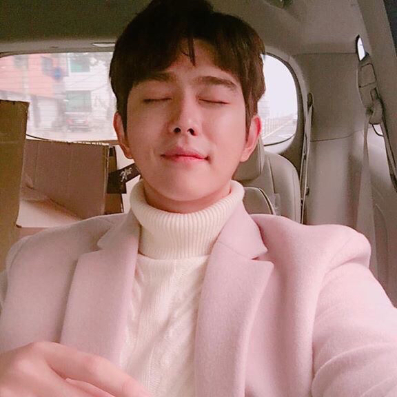 Behind-the-scenes cut of Yoon Kyunsang