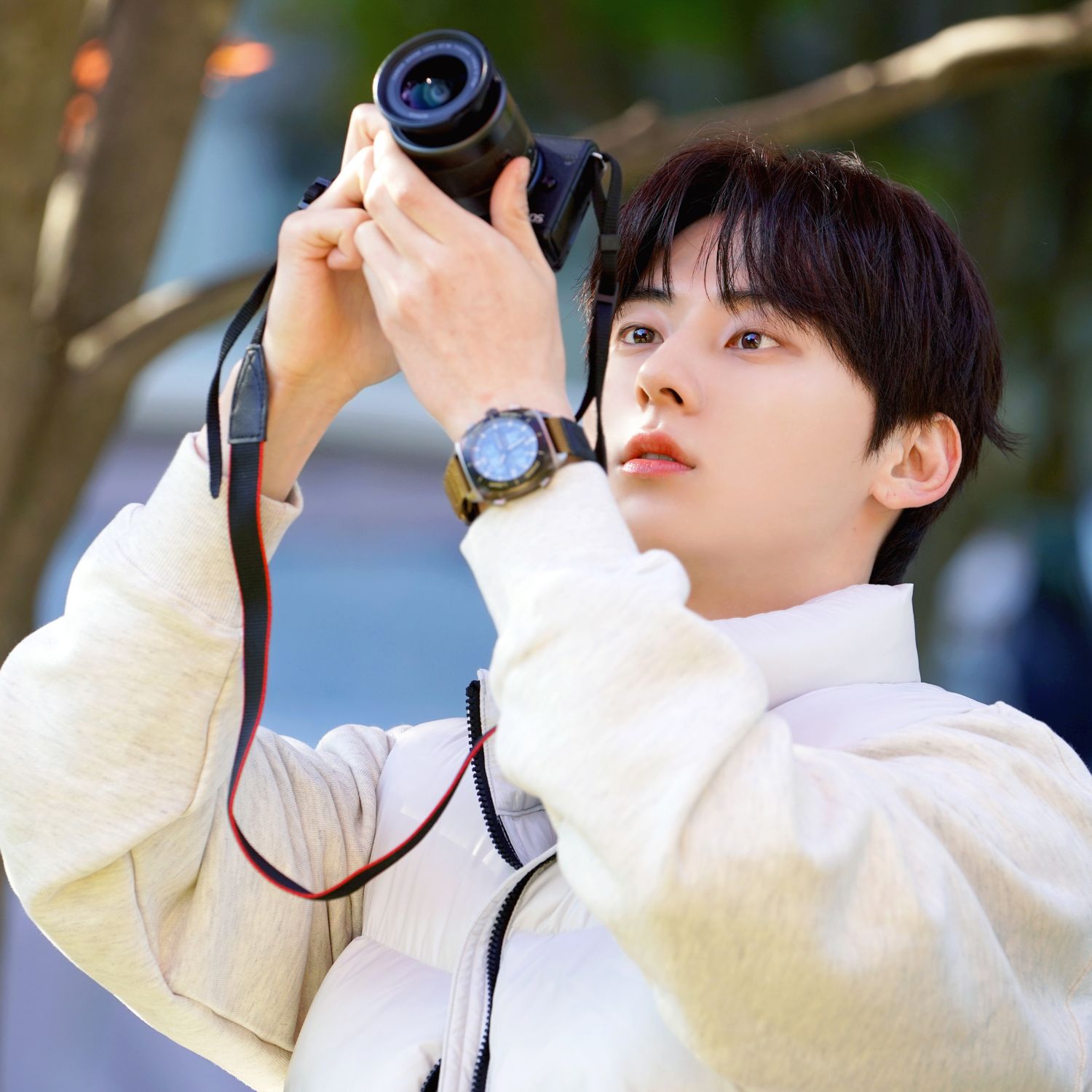 Behind-the-scenes cut of Hwang Minhyun
