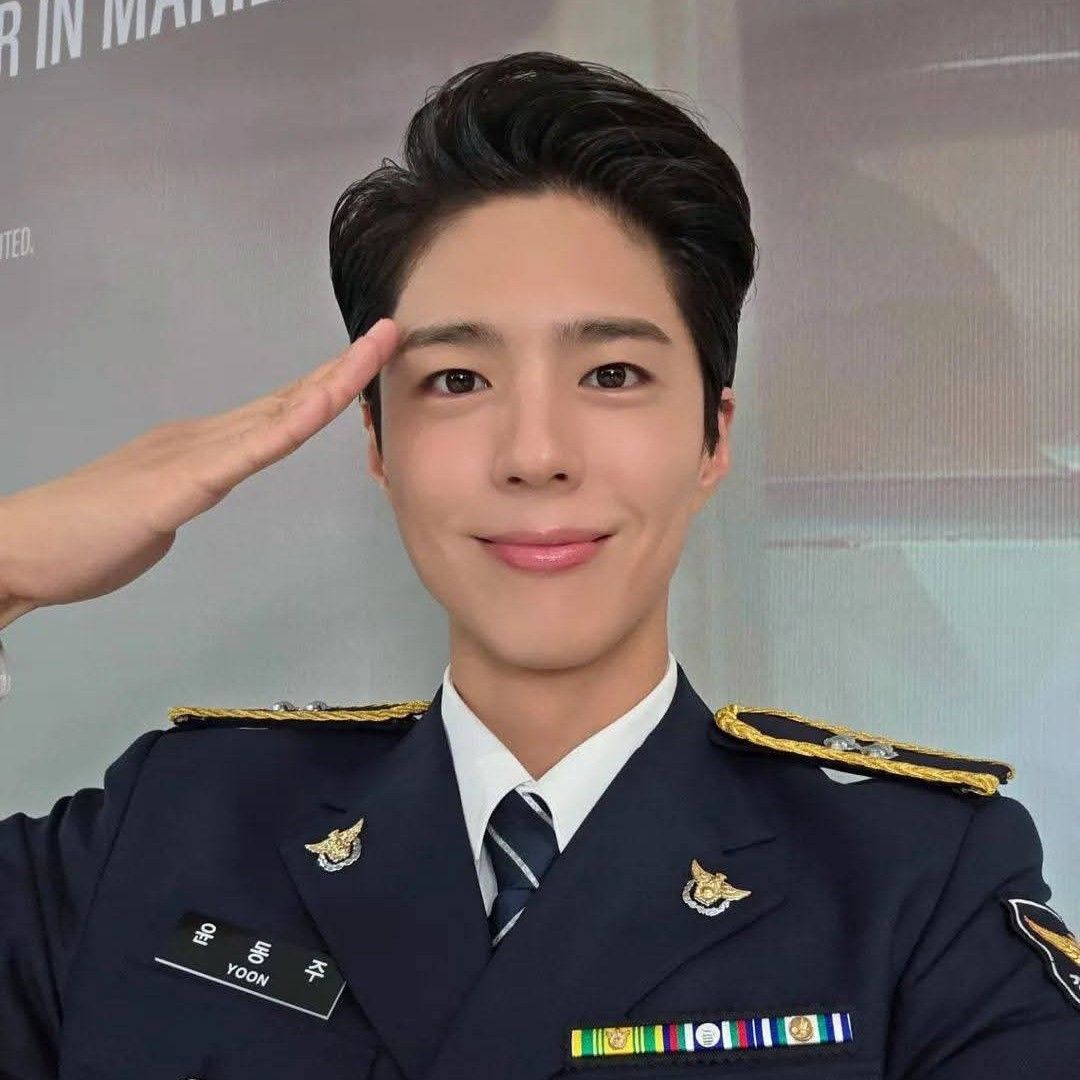 A moment captured by a fan of Park Bogum