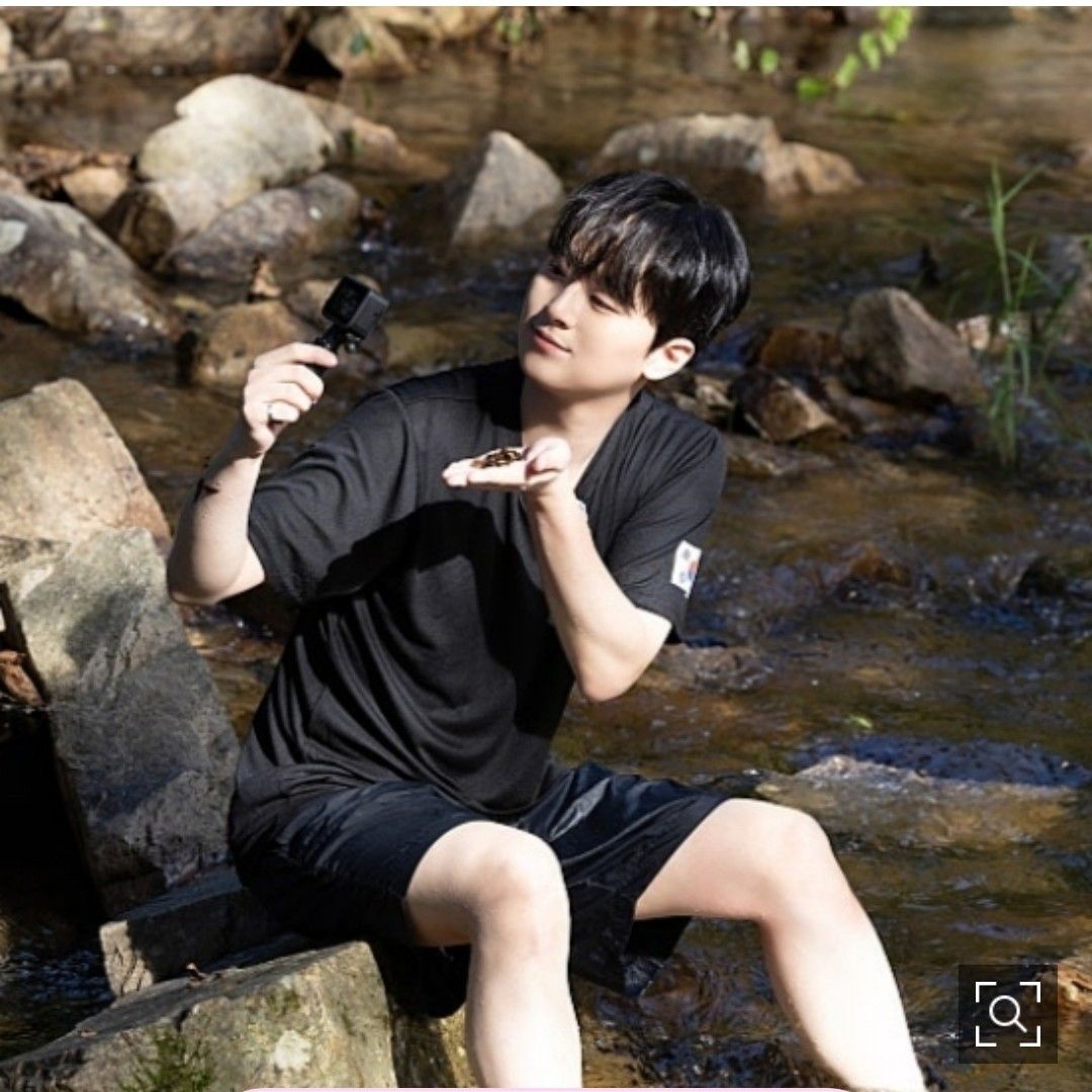 李灿元的最新照片