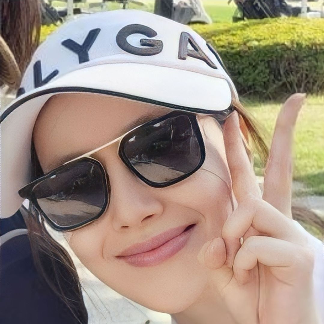 Recent activity shot of Moon Chaewon