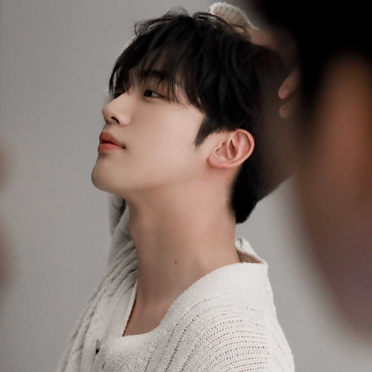 Behind-the-scenes cut of Kim Yohan