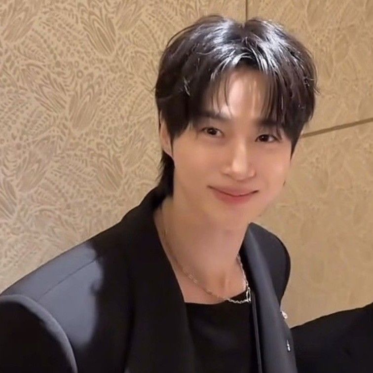 Latest photo of Byeon Wooseok