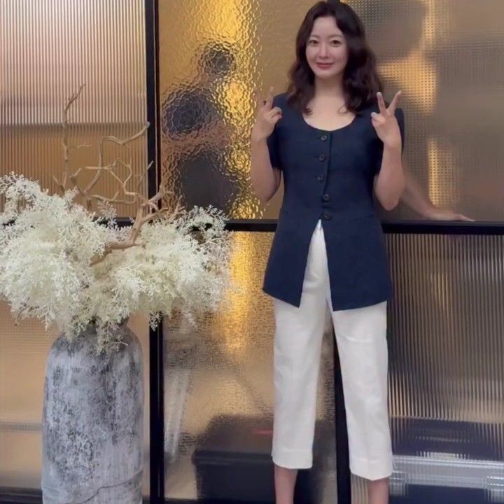 Behind-the-scenes cut of Kim Heesun