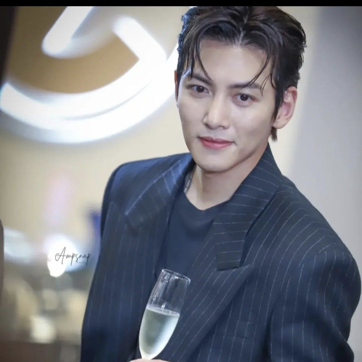 粉絲拍下的池昌旭瞬間