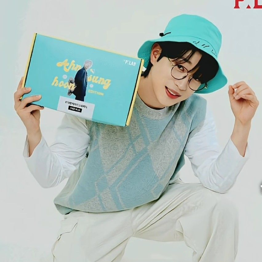 A moment captured by a fan of An Sunghoon