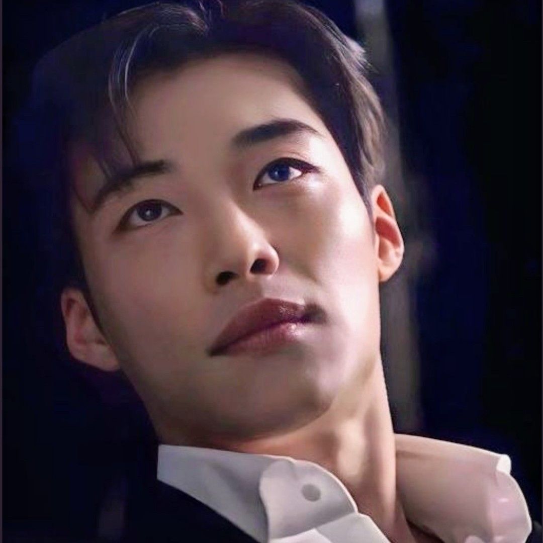 A moment captured by a fan of Woo Dohwan