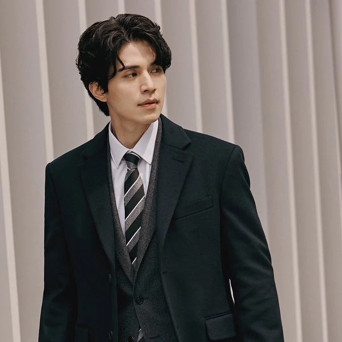 Behind-the-scenes cut of Lee Dongwook