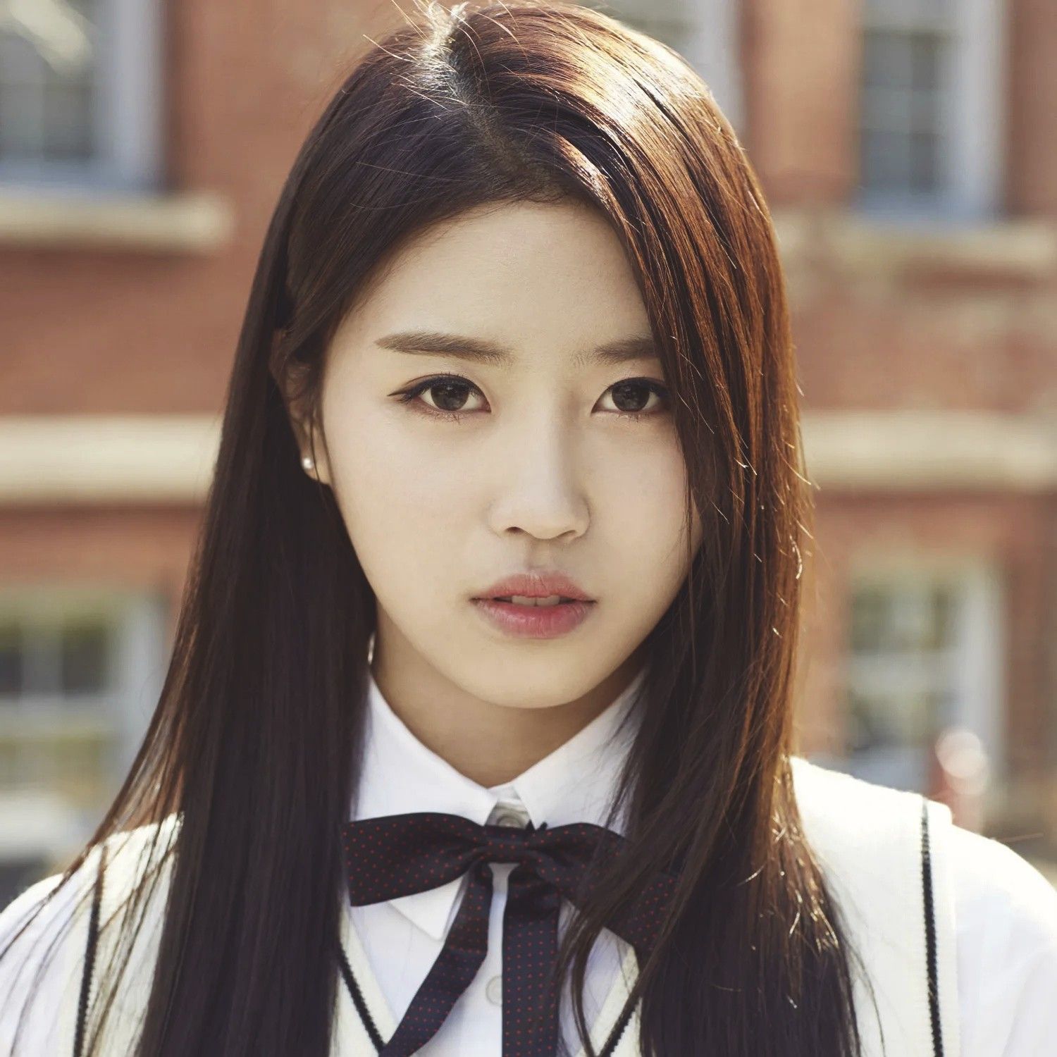 Behind-the-scenes cut of Lee Mijoo
