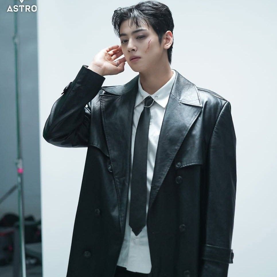 Cuplikan di balik layar dari Cha Eunwoo