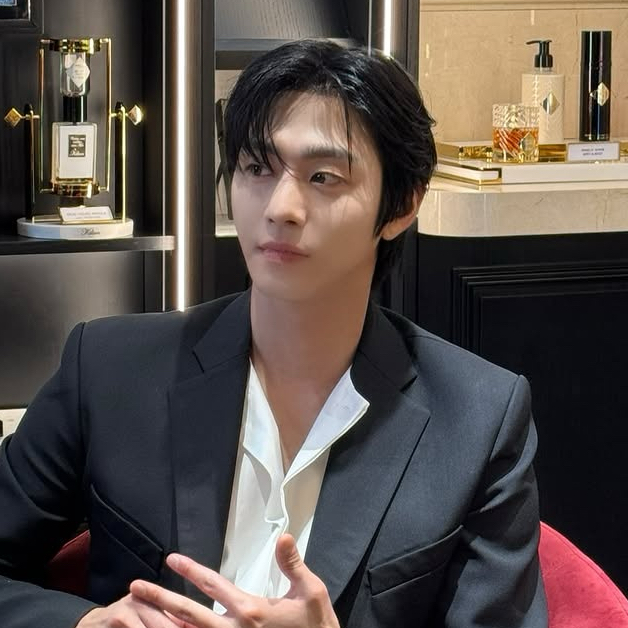 A moment captured by a fan of Ahn Hyoseop