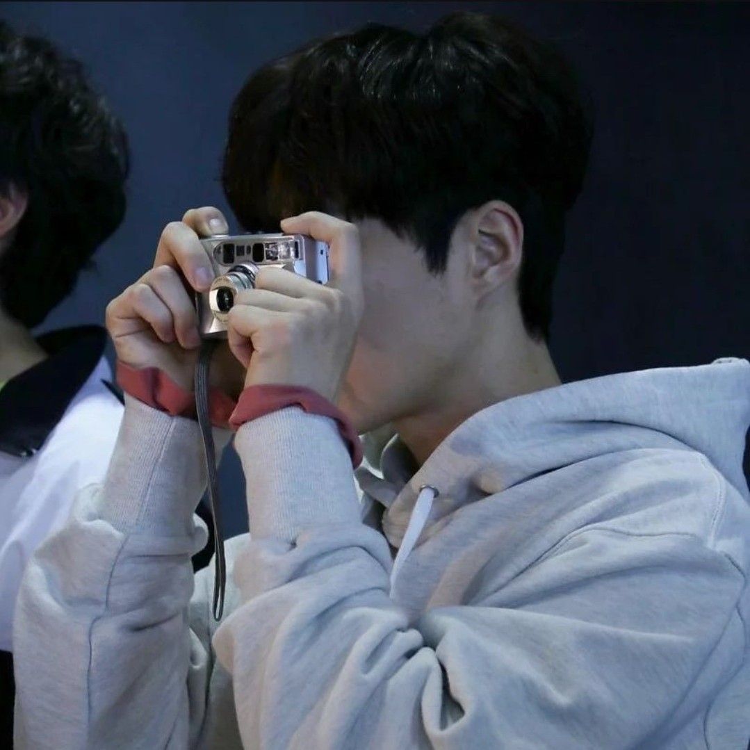 A moment captured by a fan of Kim Seonho