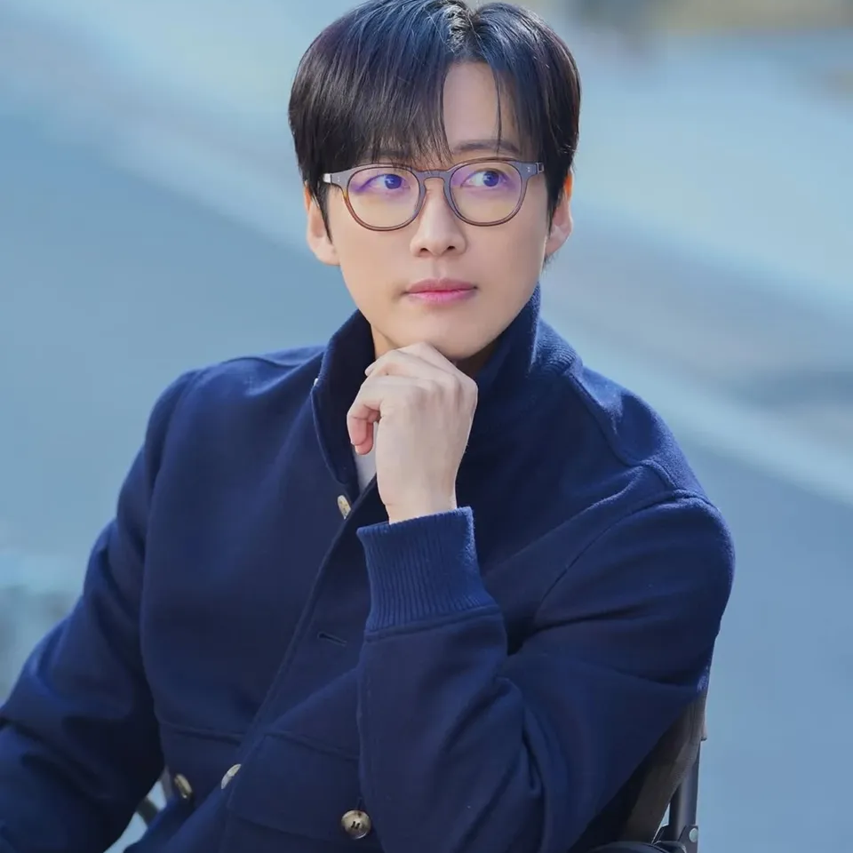 Latest photo of Namkoong Min