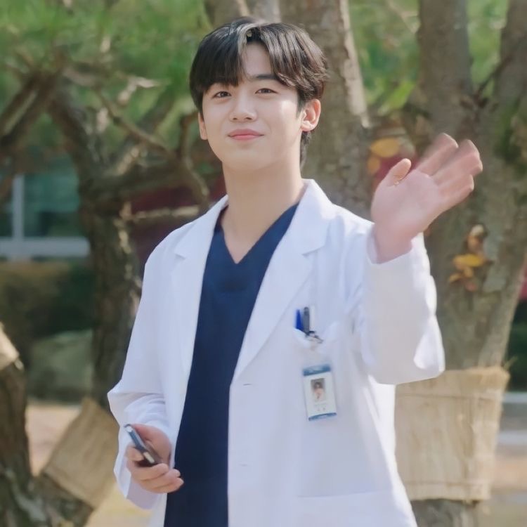 Latest photo of Kim Yohan