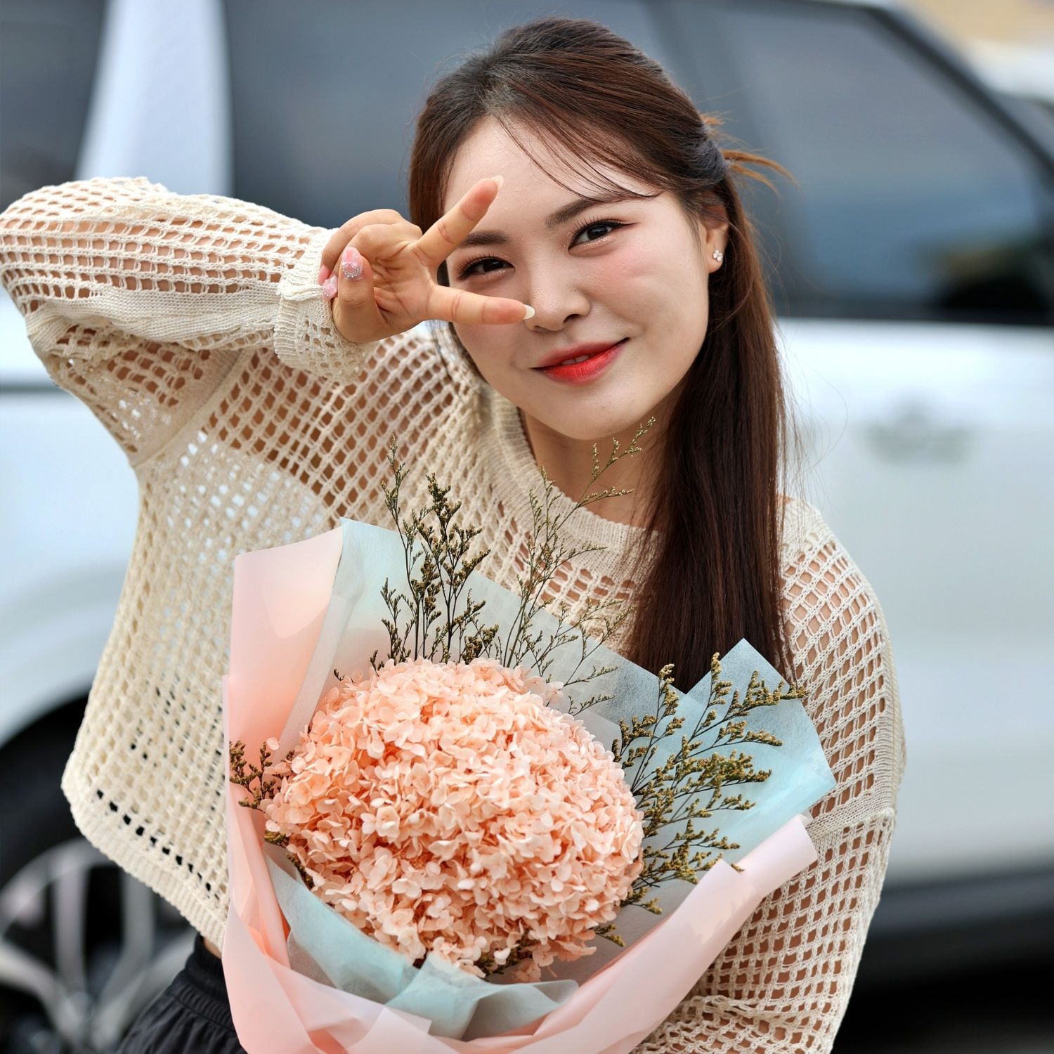 Behind-the-scenes cut of Miss Kim