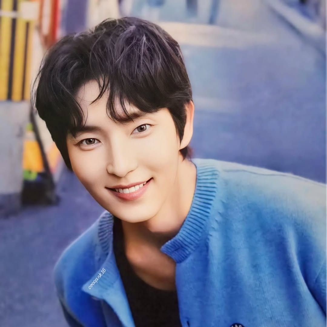 A moment captured by a fan of Lee Joongi