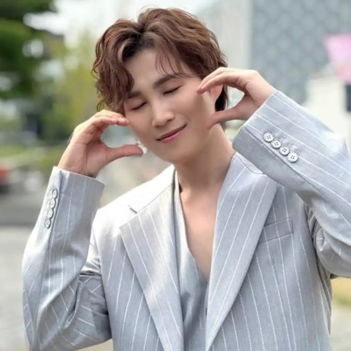 Behind-the-scenes cut of Kim Heejae