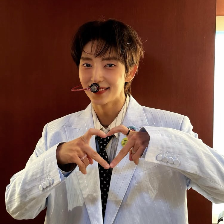 Behind-the-scenes cut of Lee Joongi