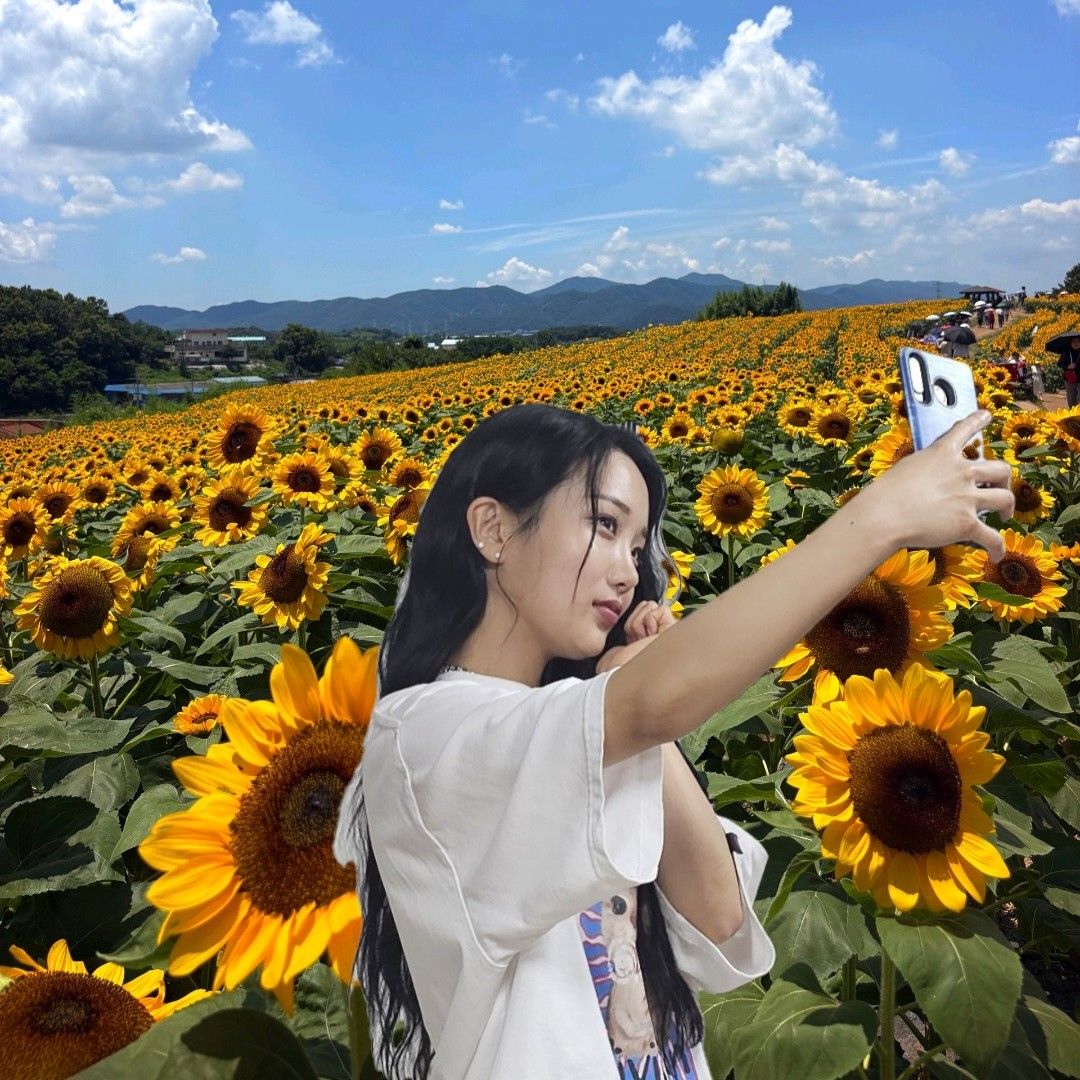 Recent activity shot of Kim Soyeon (2004)
