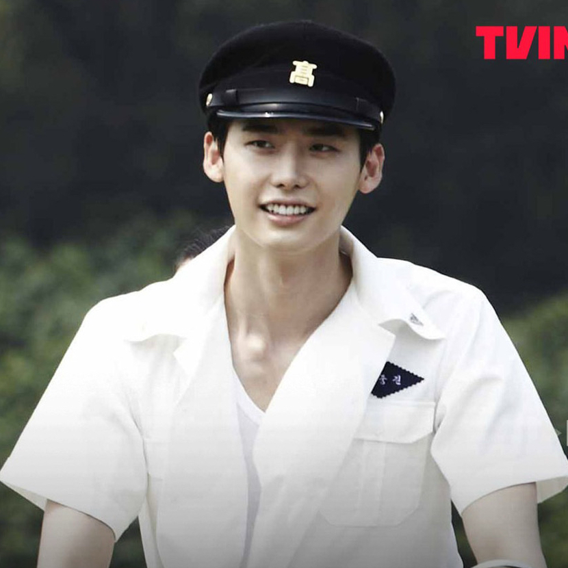 A moment captured by a fan of Lee Jongsuk