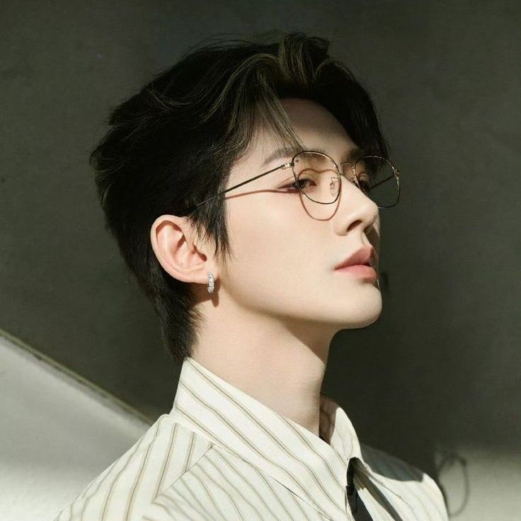 Recent activity shot of Deng Wei