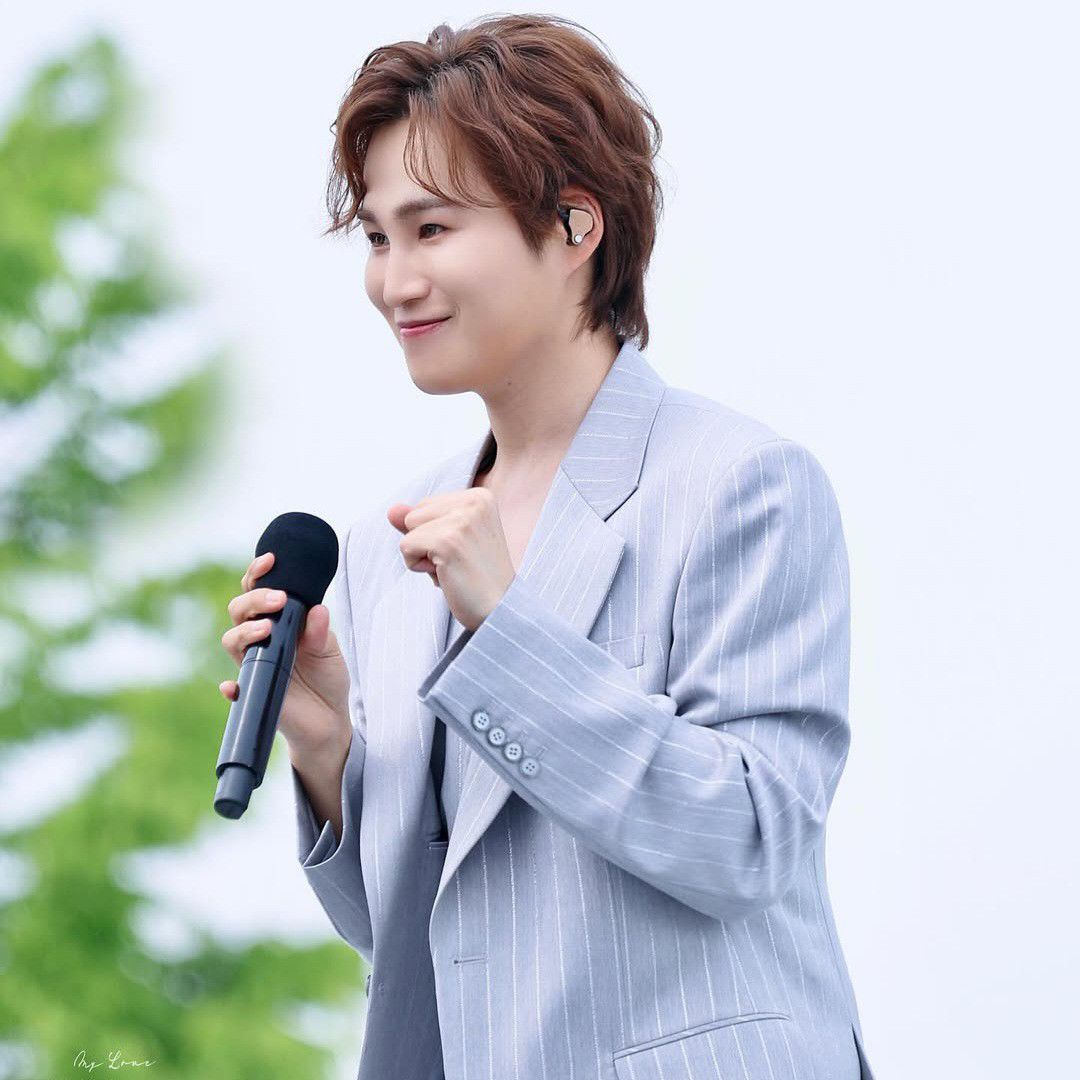 A moment captured by a fan of Kim Heejae