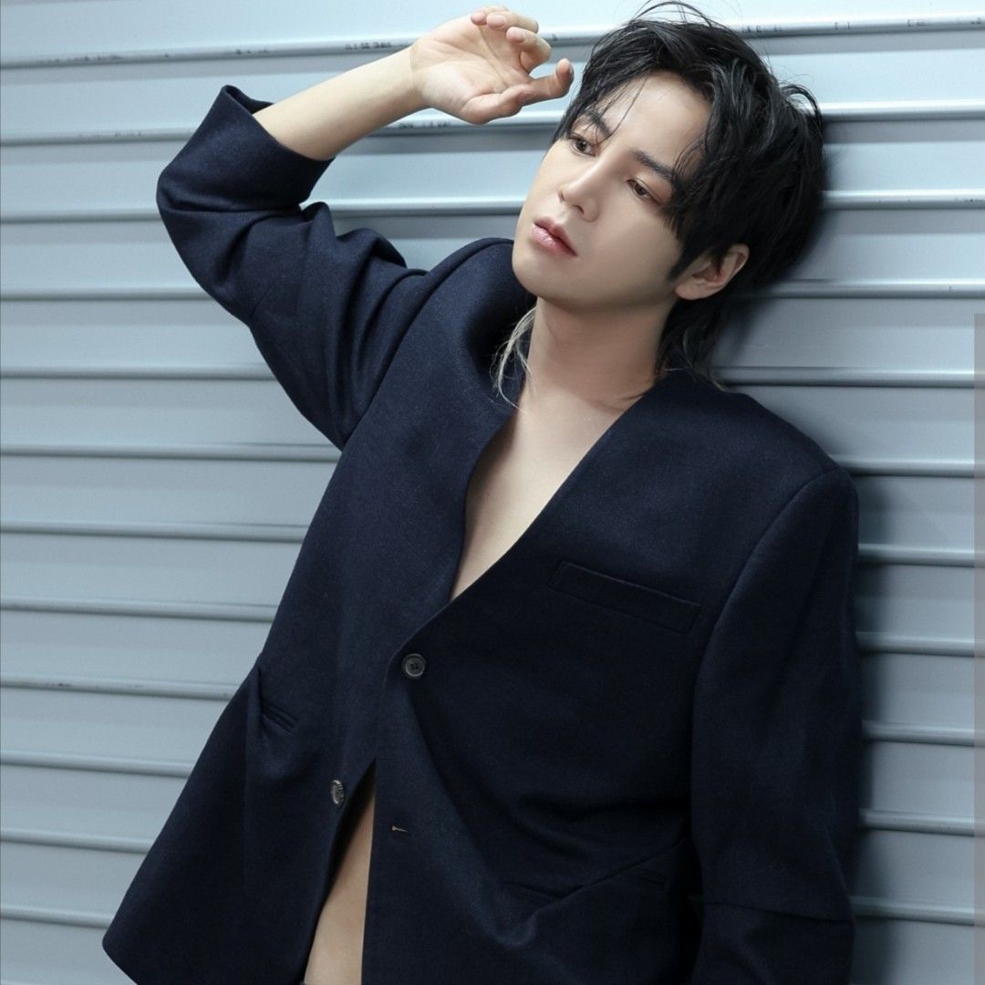 Behind-the-scenes cut of Jang Geunsuk