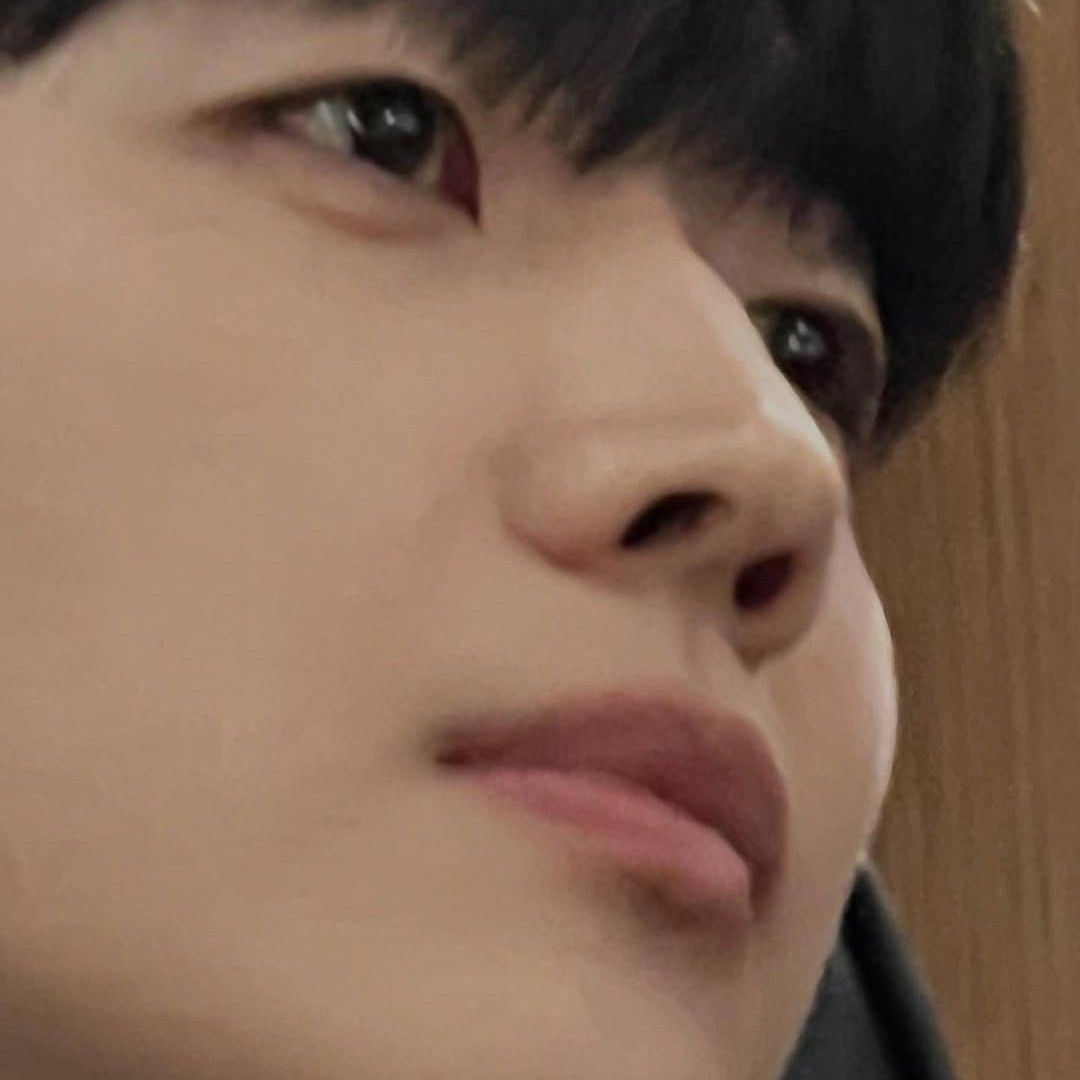 A moment captured by a fan of Kang Hoon