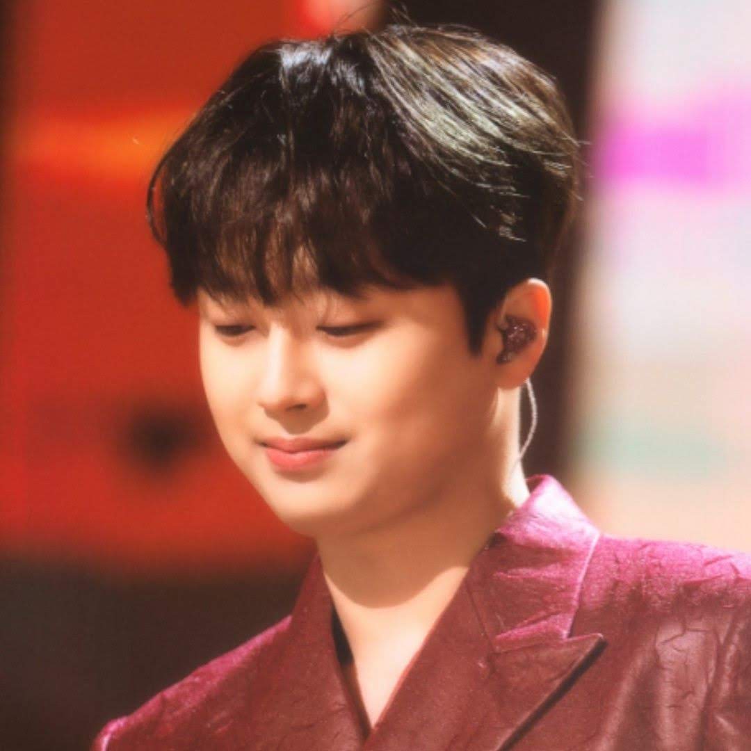 A moment captured by a fan of Lee Chanwon