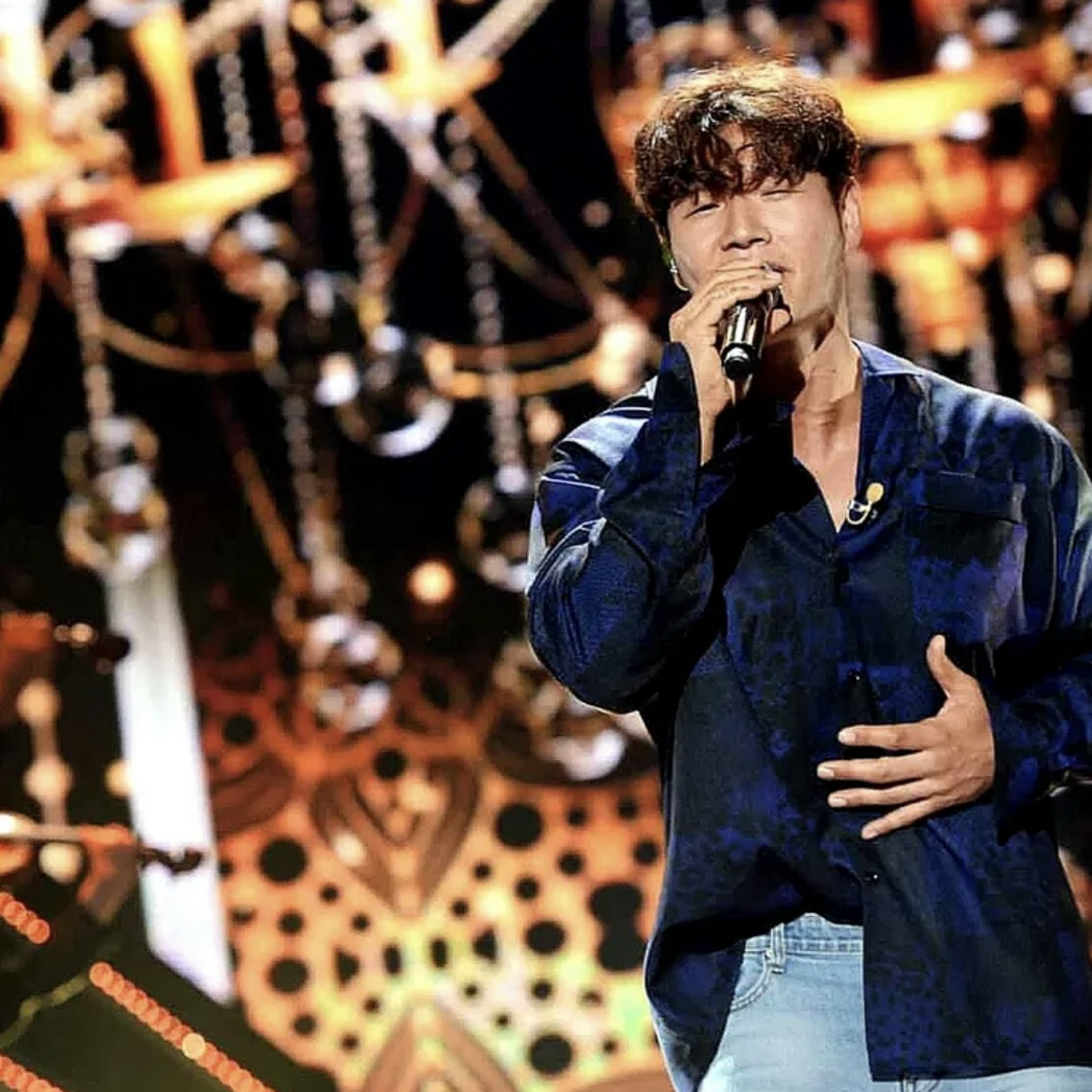 Recent activity shot of Kim Jongkook