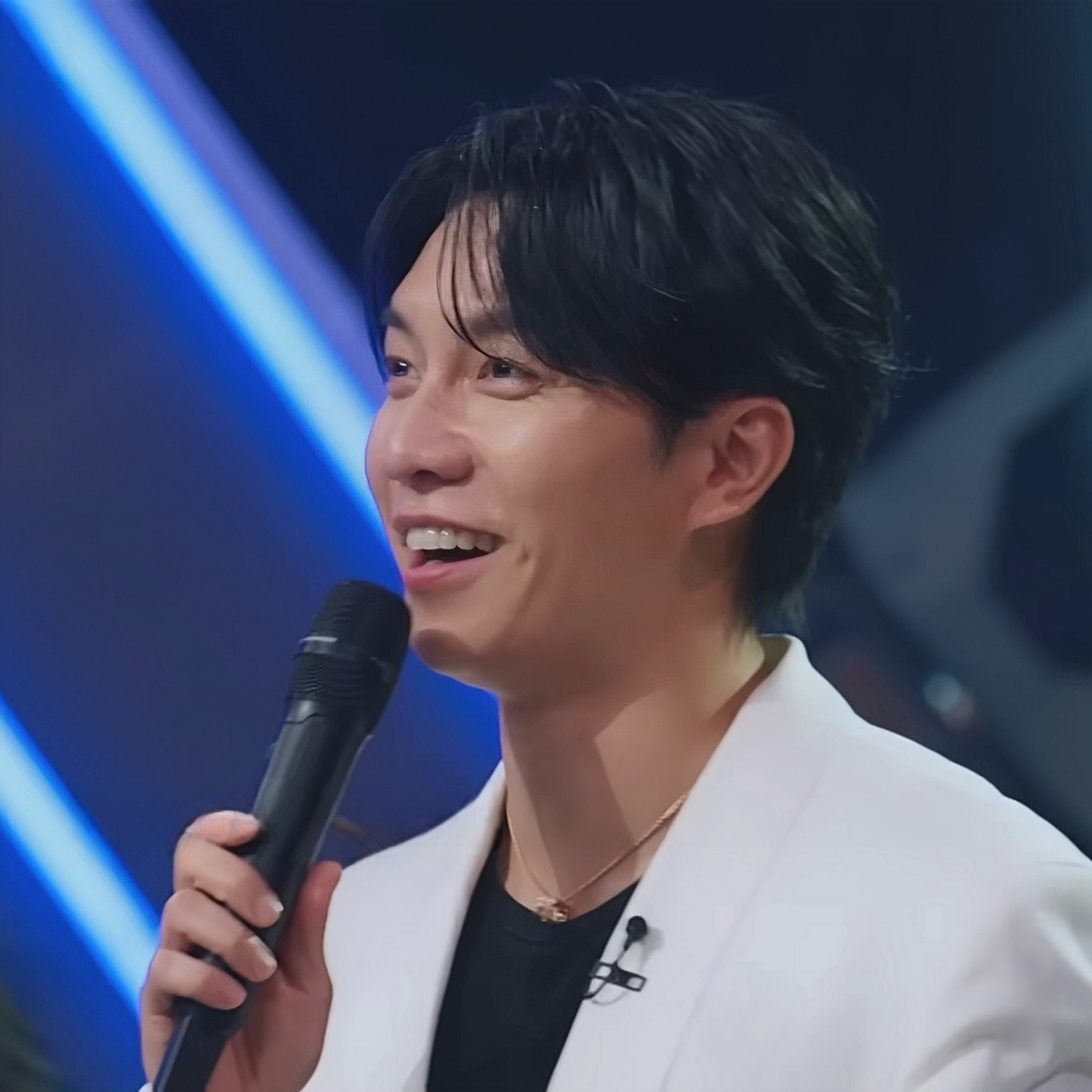 A moment captured by a fan of Lee Seunggi