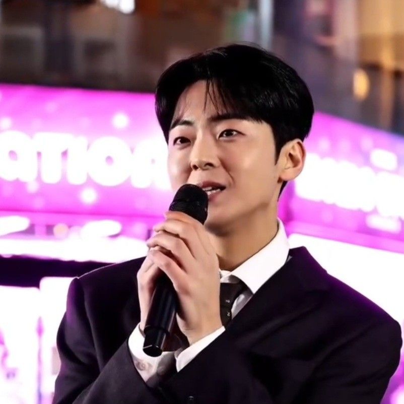 Recent activity shot of Park Minsu