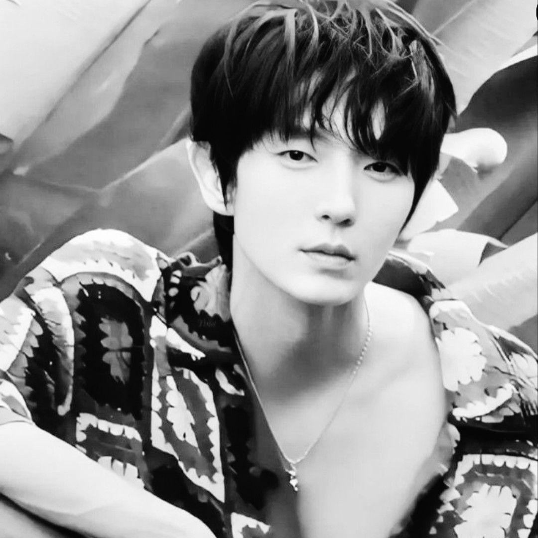 A moment captured by a fan of Lee Joongi